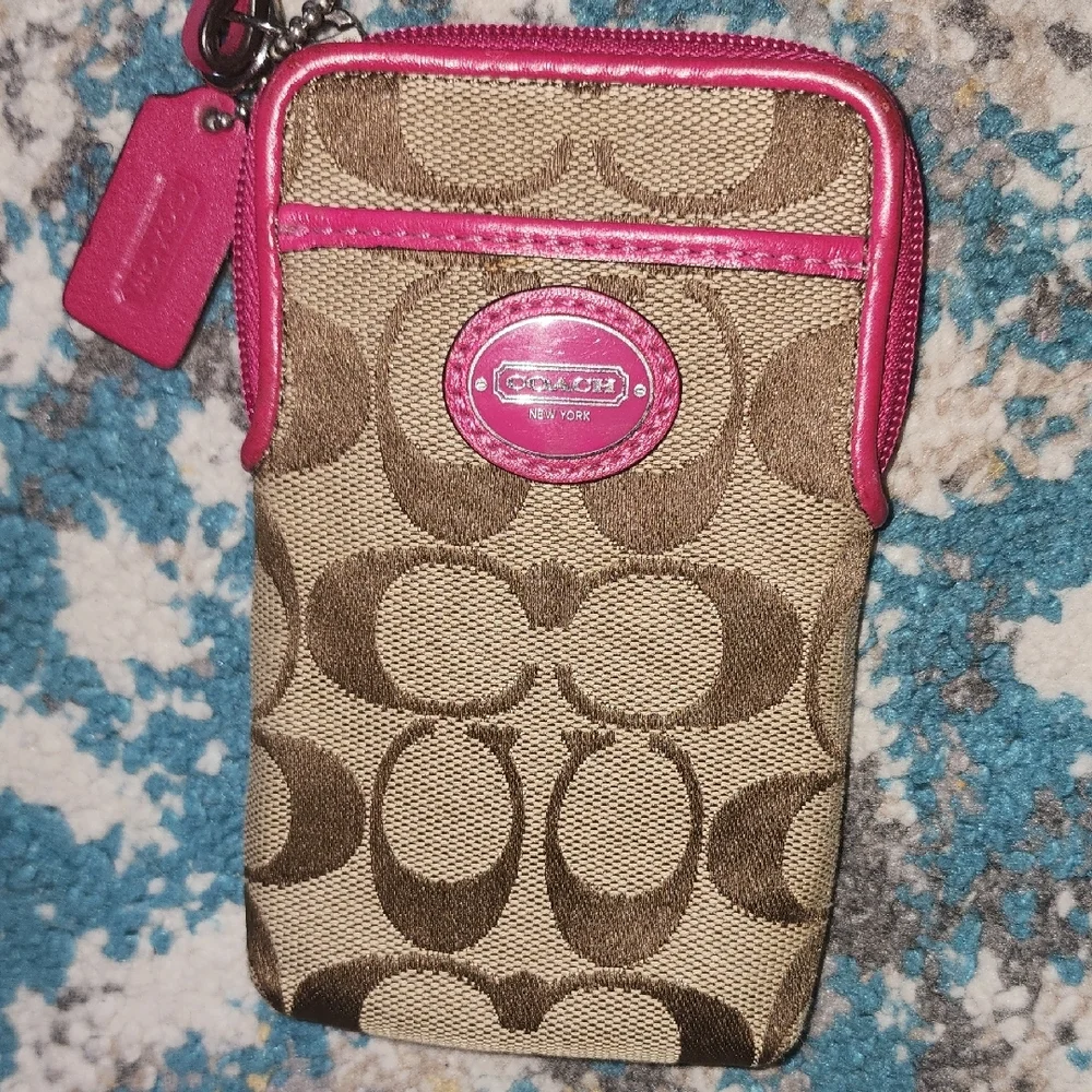 NWOT Coach Brown & Pink Signature Cigarette Camera Case Wristlet With Strap - Picture 5 of 7